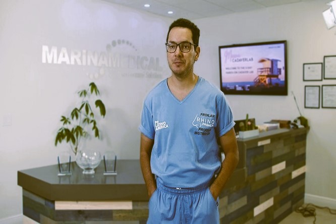 Dr. Froilán Páez será parte del cuerpo docente del RHINOFRIENDS CADAVERLAB 2024 en Florida - FOTO